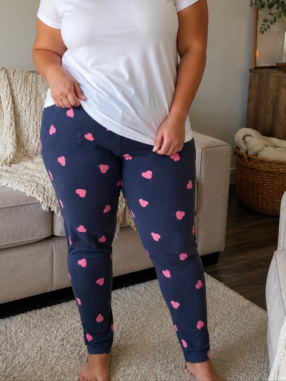 Lularoe Navy With Pink Heart Leggings. In EUC